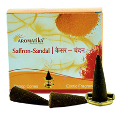 Safran + Santal : Encens Indien Aromatika ~ Boîte de 20 Cônes + 1 Porte-Encens